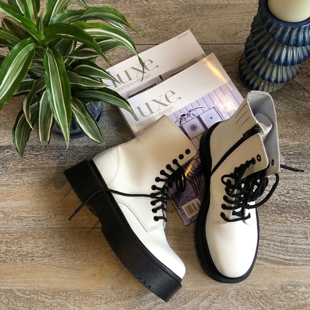 Jeffrey Campbell Sopas Lugged Platform in White